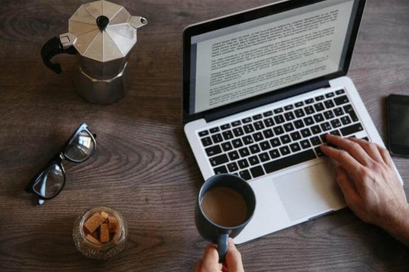 Biên tập viên kiểm duyệt bài viết sức khỏe, đảm bảo tuân thủ quy định và chính xác khoa học.