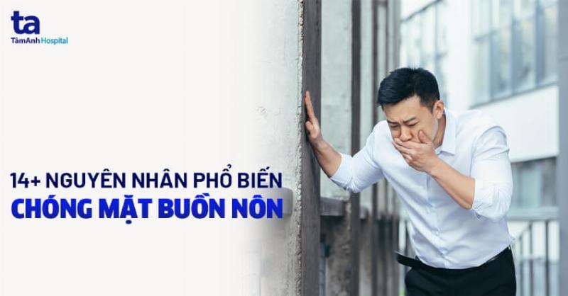Người bị đau đầu chóng mặt buồn nôn tại nhà đang cảm thấy khó chịu và tìm cách khắc phục