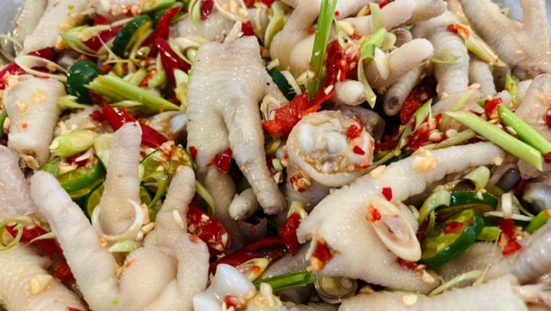 Nguyen lieu tuoi ngon de thuc hien cach ngam chan ga sa tac gion ngon tai nha