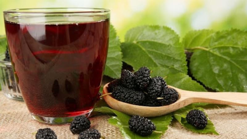 Hướng dẫn chi tiết cách ngâm rượu dâu tằm tại nhà với tỉ lệ chuẩn
